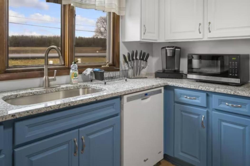 Cayuga Bungalow On Lake—Sleeps 13—Outdoor Firepit Lansing Exteriör bild